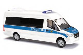 Busch H0 MB Sprinter lang, Polizei Berlin - Mannschaftswagen MKW
