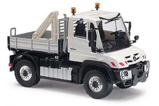 Busch H0 MB Unimog U 430 mit Ladekran und Schutzgitter, weiss/silber