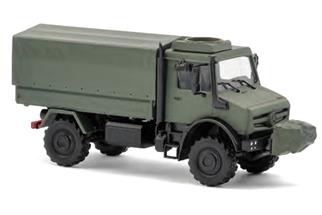 Busch H0 MB Unimog U 5023, mit Seilwinde