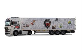 Herpa H0 MAN TGX GX Koffer-Sattelzug, Pabst - 70 Jahre (Sonderserie Bayern)