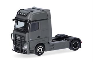 Herpa H0 MB Actros 18 L Gigaspace Zugmaschine 2achs, grau