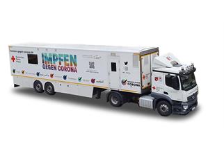 Herpa H0 MB Actros Classicspace Koffer-Sattelzug, DRK Bremen Impfmobil (Sonderserie Nord)