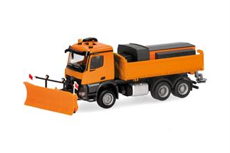 Herpa H0 MB Arocs '18 M Dreiseitenkipper-LKW mit Streufaufbau und Schneepflug *komplett vorreserviert*