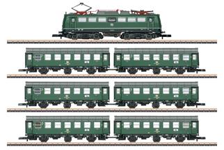 Märklin Z DB Zugpackung Ferienreisezug mit BR 140, Ep. IV, 7-tlg.