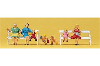 Preiser H0 Sitzende Mütter mit Kindern