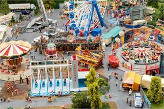 Faller H0 Kirmes-Set Jahrmarktvergnügen