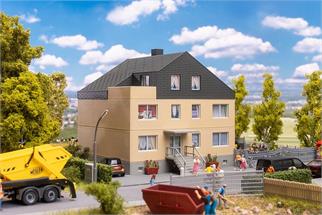 Faller H0 Mehrfamilienhaus