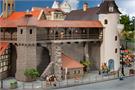 Faller H0 Monatsmodell Juni: Altstadtmauer mit Anbau