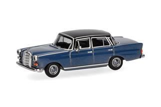 Herpa H0 MB 200 Heckflosse, blau/schwarz