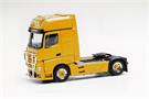 Herpa H0 MB Actros Gigaspace Zugmaschine mit Lampenbügel und Rammschutz, verkehrsgelb