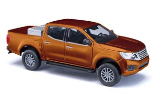 Busch H0 Nissan Navara, mit Alukiste