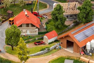 Faller H0 Bauernhaus mit Stallung und Garage