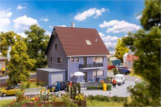 Faller H0 Monatsmodell Januar - Zweifamilienhaus