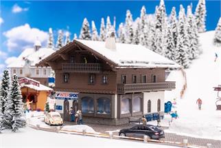 Faller H0 Monatsmodell November - Skigeschäft INTERSPORT