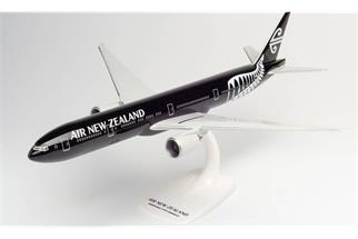 Herpa 1:200 Air New Zealand Boeing 777-300ER, ZK-OKQ All Blacks