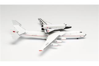 Herpa 1:400 Antonov An-225 Mriya + RKK Energiya Buran Space Orbiter, CCCP-82060