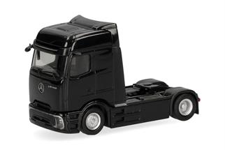 Herpa H0 MB eActros 600 ProCabin Bigspace Zugmaschine 2achs, schwarz