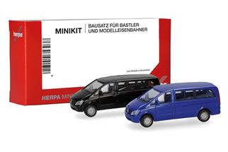 Herpa H0 MiniKit: MB Vito Bus 2010, schwarz und blau (Inhalt: je 1 Stk.)