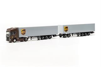 Herpa H0 Scania CR20 HD mit zwei Koffer-Aufliegern, UPS Spanien