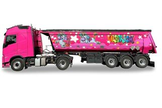 Herpa H0 Volvo FH Gl. 20 Rundmulden-Sattelzug, NBTK Ulbrich - Pink Panther (SoSe NRW)