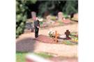 Busch H0 Action Set: Besuch am Grab