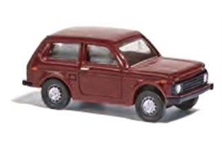 Busch TT Lada Niva, weinrot
