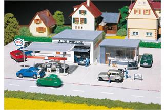Faller H0 Monatsmodell August - Tankstelle mit Waschhalle