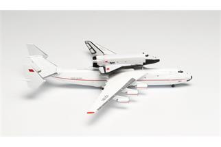 Herpa 1:400 Antonov An-225 Mriya + RKK Energiya Buran Space Orbiter, CCCP-82060