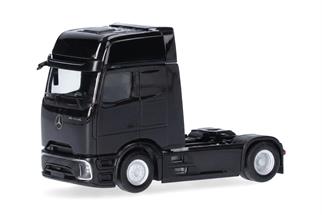 Herpa H0 MB Actros L ProCabin Gigaspace Zugmaschine 2achs, schwarz