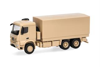 Herpa H0 MB Arocs 6x6 Pritsche/Plane, sandbeige undekoriert Herpa H0 MB Arocs 6x6 Pritsche/Plane, sandbeige undekoriert